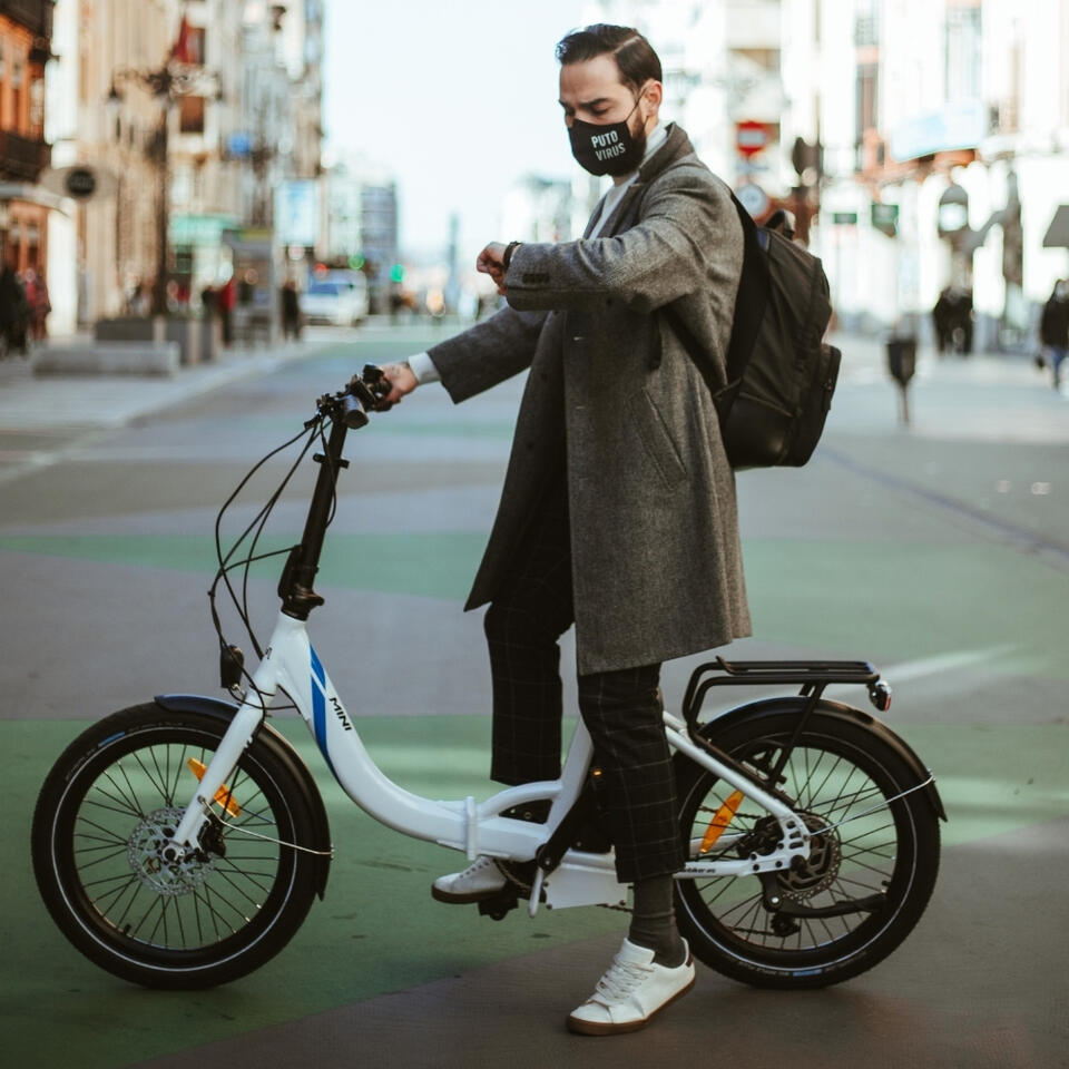 VÉLO PLIANT ÉLECTRIQUE MINI BLANC 20" – Image 4
